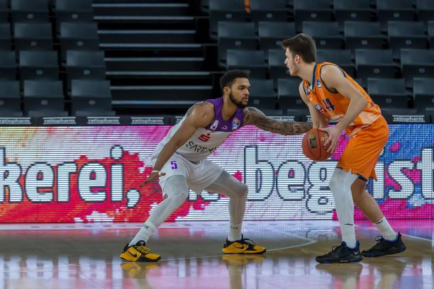 他们在上半 他们在上半