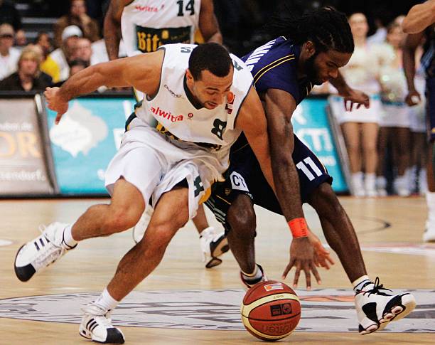 交手时的表 交手时的表