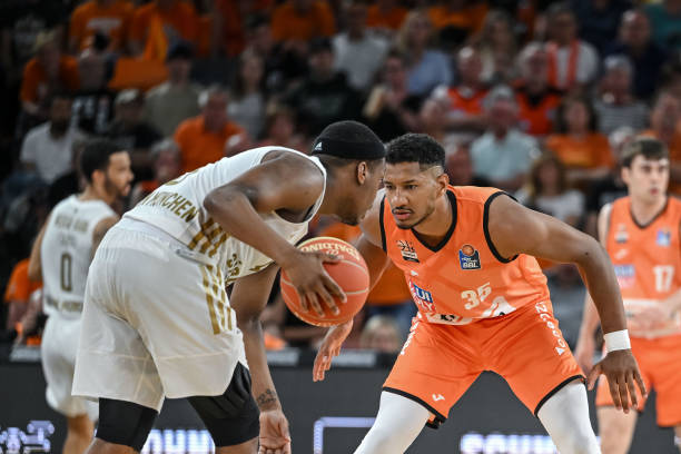 比赛中出场 比赛中出场