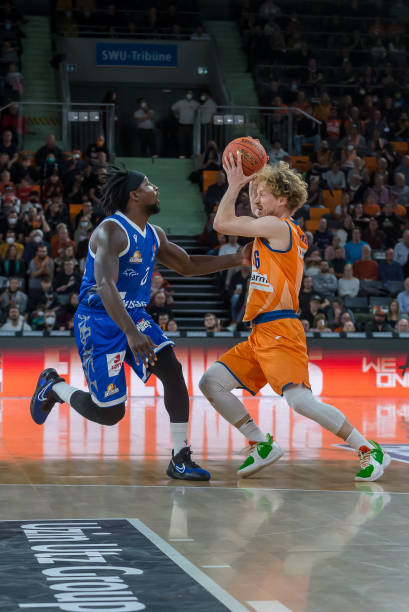 绩激励着更 绩激励着更